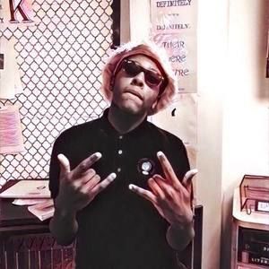 Meet your Posher, Kenyatta